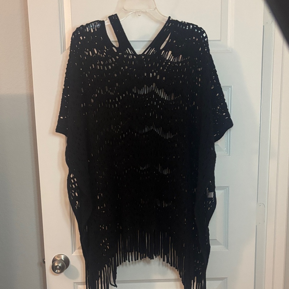 Black Knit Fringe Poncho Open Ended One size Crochet Bohemian Casual knitted